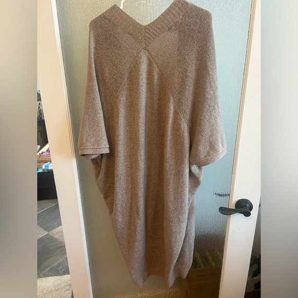 American Eagle One-Size Short-Sleeve Long Shawl-Style Sweater - Picture 7 of 9